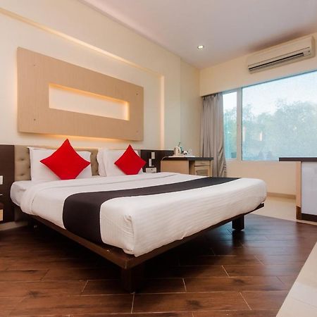 Hotel Capitol Тхане Экстерьер фото