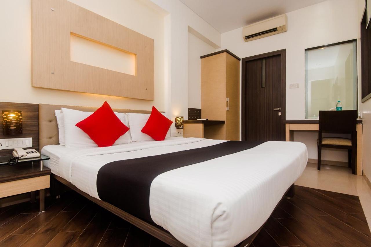 Hotel Capitol Тхане Экстерьер фото